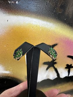 10k GREEN STONE EARRINGS