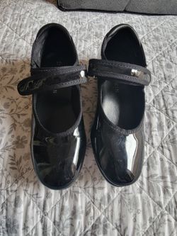 Girls size 12 tap shoes