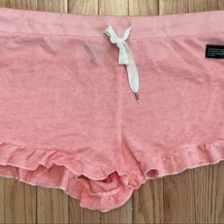 New ladies shorts-size large