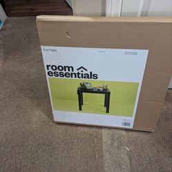 Room Essentials End Table -Black