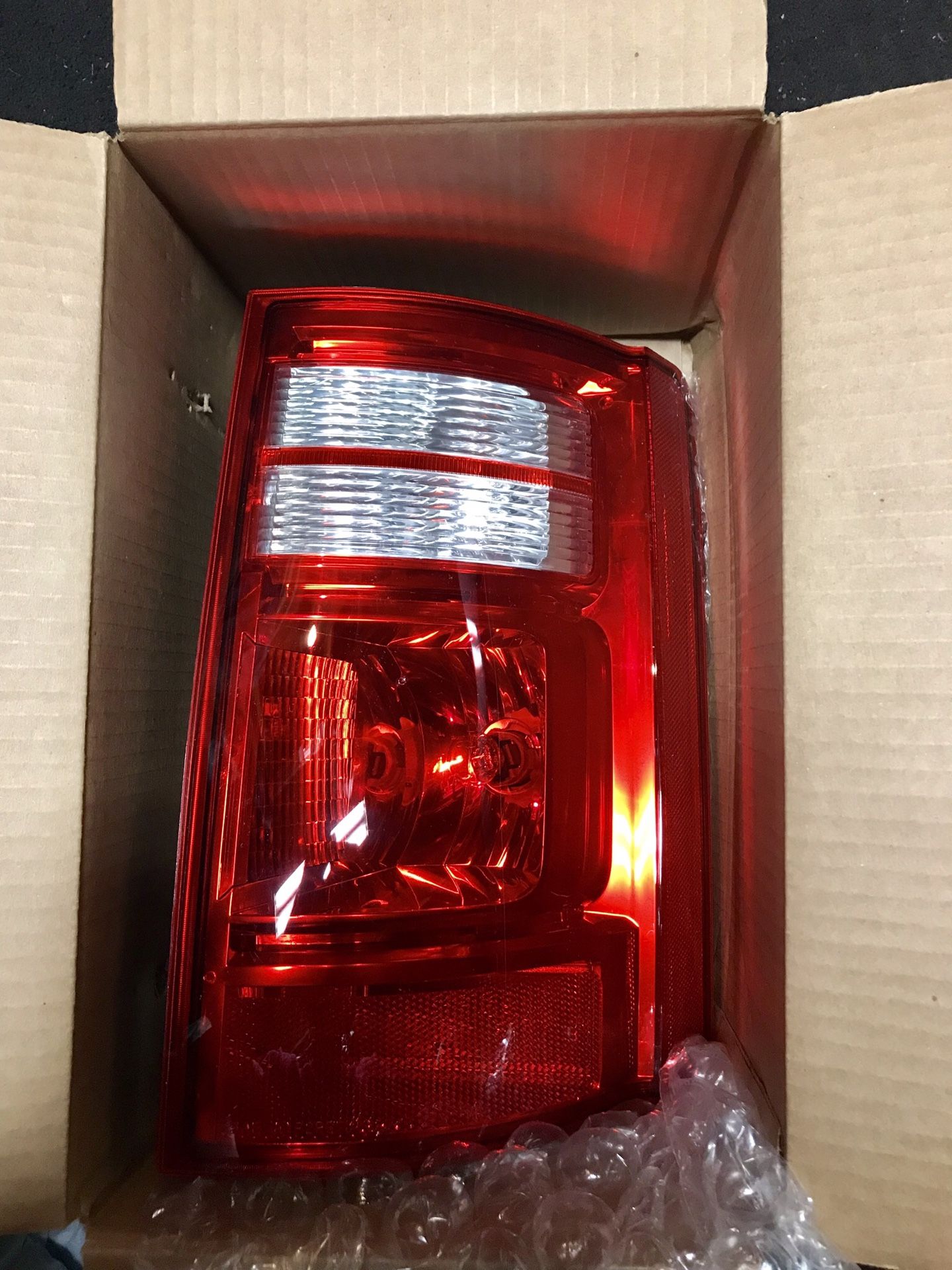 passenger tail lamp Dodge Grand Caravan