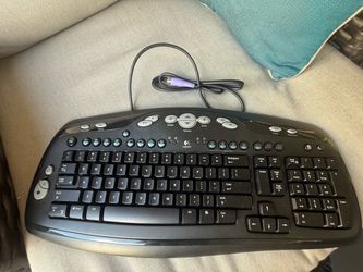 Logitech Wired Multimedia Keyboard