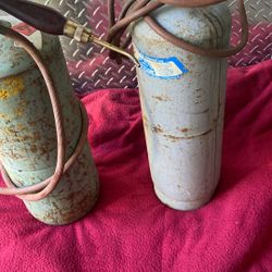 Tanked De Acetynelo Estan Llanos .