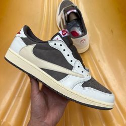𝐎𝐧l𝐲 𝐫𝐞𝐩l𝐲 𝐨𝐧 𝐈 G : 𝐓𝐎𝐏 𝐤𝐢𝐜𝐤𝐬 𝟒𝟒𝟒
  Jordan  1  travis  scott  reverse mocha 