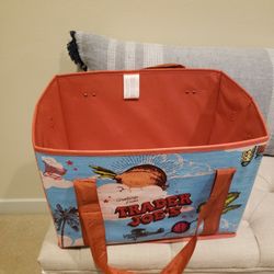 New Trader Joe's collapsible tote bag