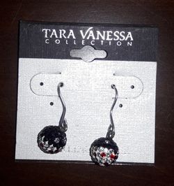 Aretes Tara Vanessa Collection Sterling Silver/Crytal original precio $50.00