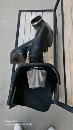 Cold Air Intake Kit. Comes with 2 Filters, Airraid heat shield, and oem GM chevy 99-06 Intake tube 5.3