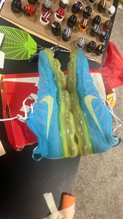 Nike zooms men’s size 12