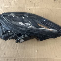 2017 Cayenne Porsche Headlight assembly