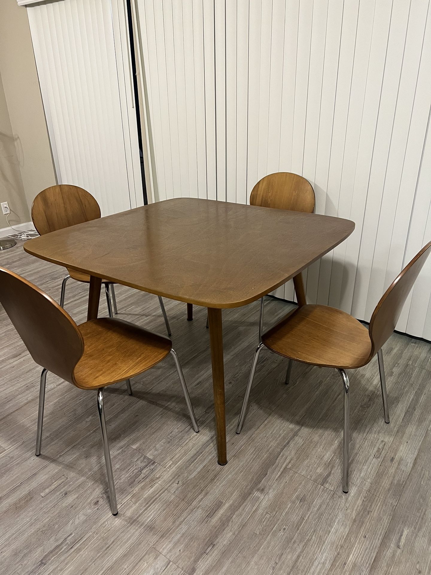 Mid- Century Modern Walnut Wood Table And 4 Chairs