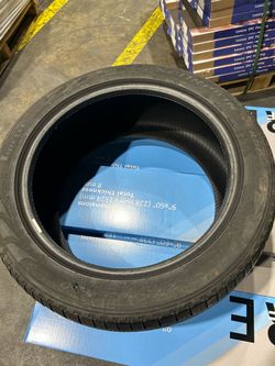 2 scorpion tires pirelli , 275 45/ R20