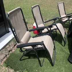 2 Zero Gravity Chairs 