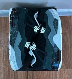 Air Jordan 4 Retro Sneakers