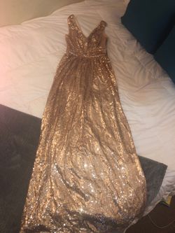 Beautiful winter formal/PROM/any kind of dance or eveningwear ballgown size 4 women’s dress or teenage girl evening gown