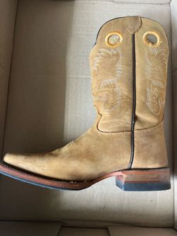Cowboy boots and cowboy hat