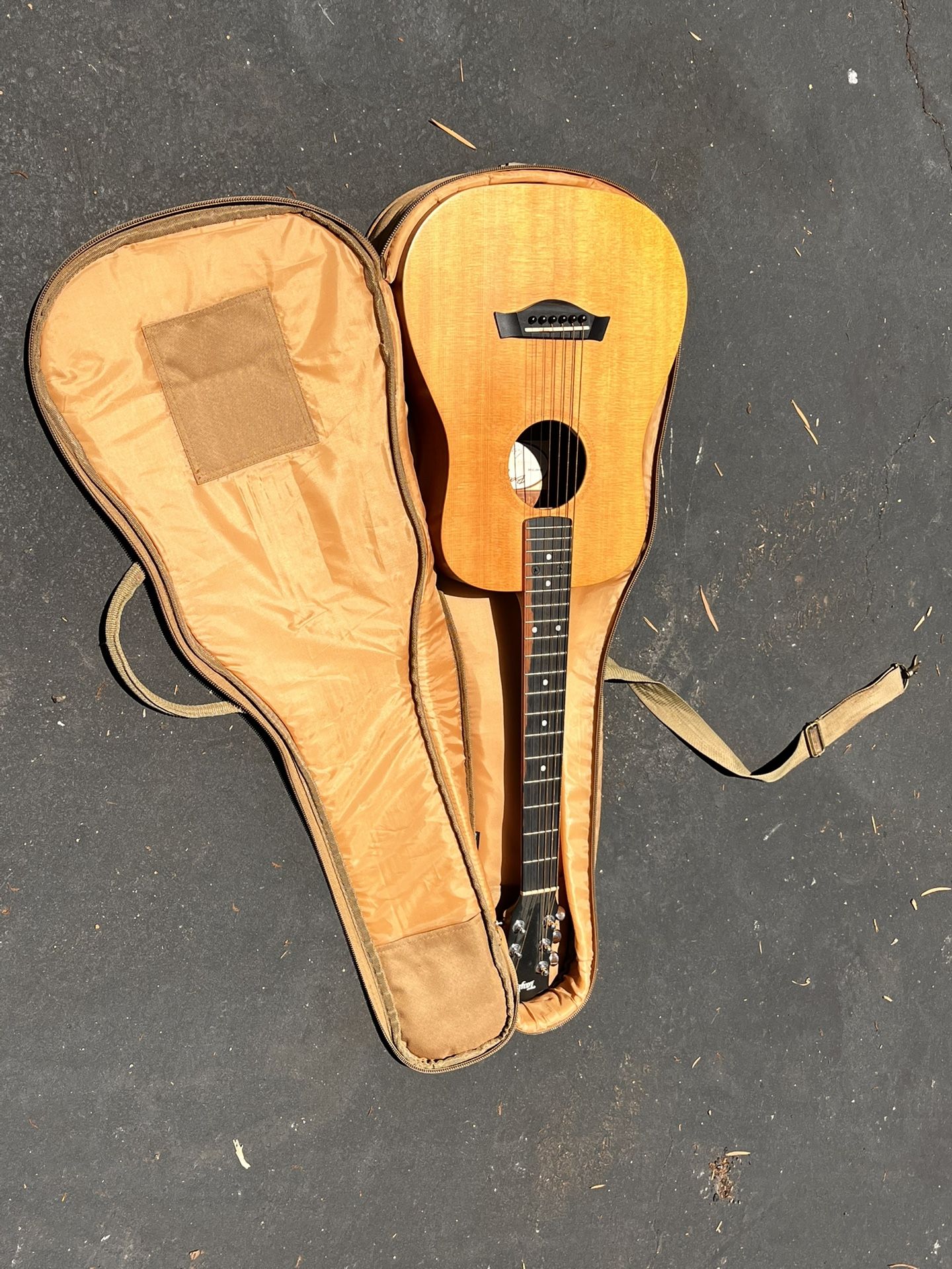 Taylor Baby BT1 Acoustic Guitar w/ Gig Bag – $275 – Vista