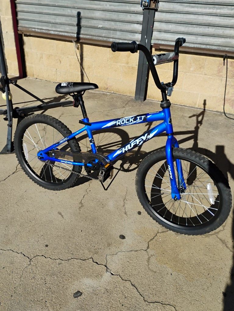Huffy 20 in. Rock It Boy Kids Bike ready to ride in great shape