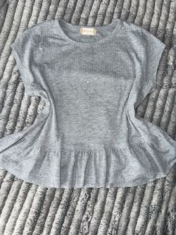 Grey top