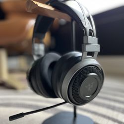 Headphones - Razer Nari Ultimate 