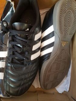 Adidas Goleta ll men's 8.5 hardly worn