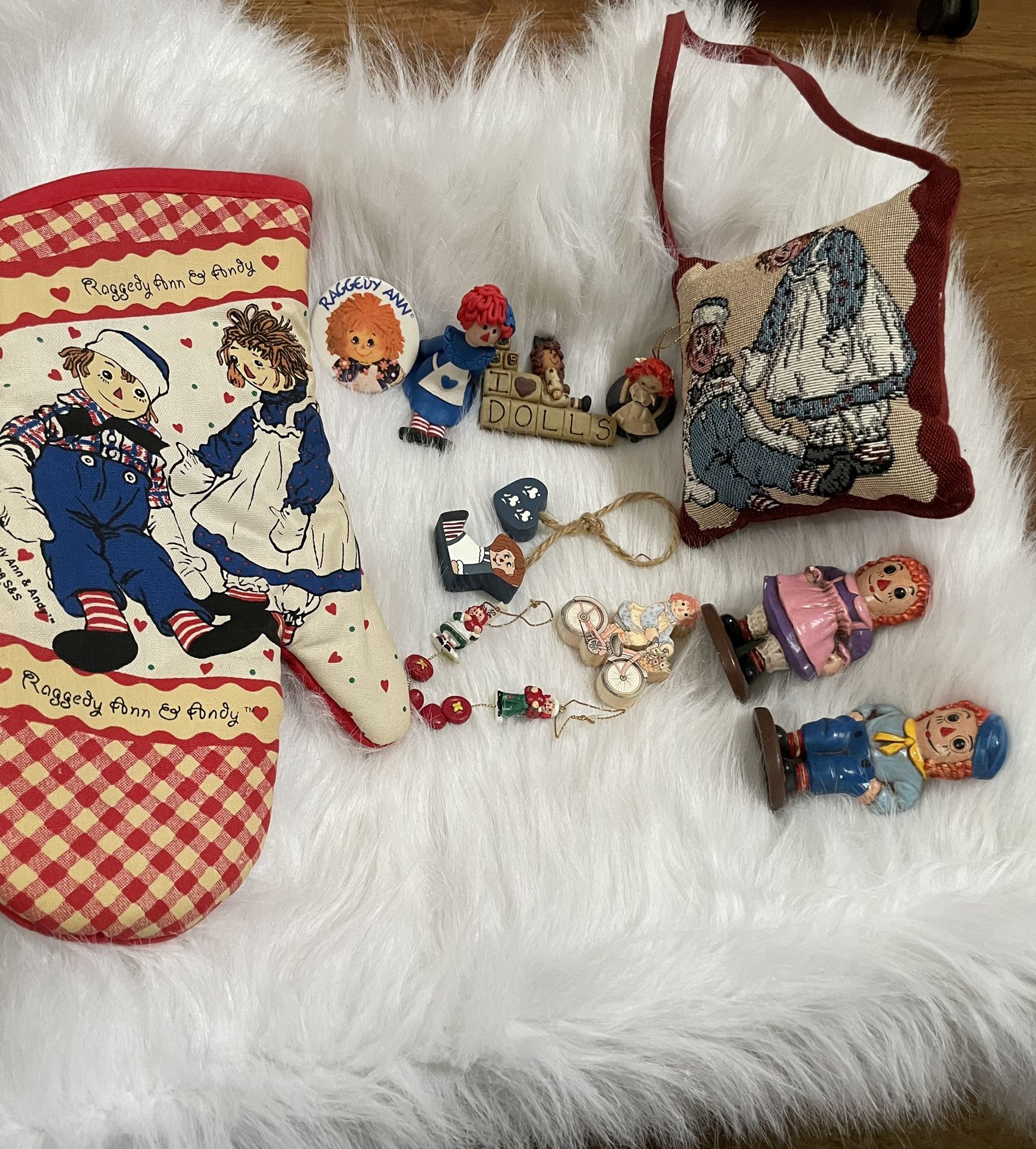 Raggedy Ann and Raggedy Andy Vintage Collection