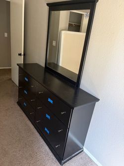 Black Bedroom Set – Bed, Dresser, Mirror & Nightstand