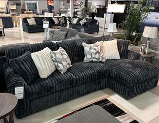 Olivia 🎉 brand new/ modern/luxury 🌼 Living Room Sectional with Chaise