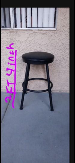 Bar stool 2 ft 4 in pickup 3-8:30 pm rainbow/charleston cash only read description