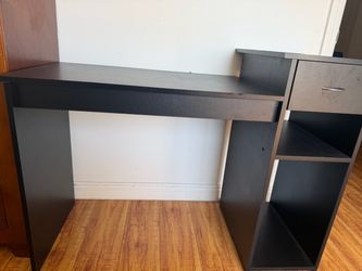 Computer desk