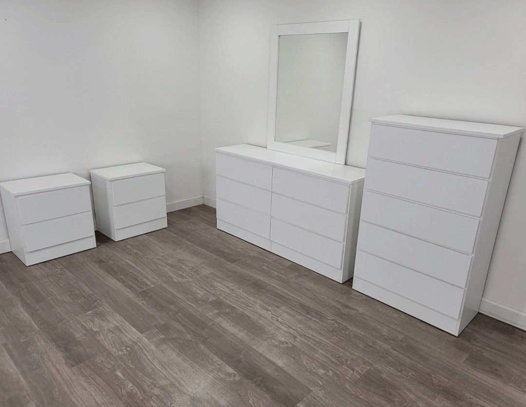 Dresser With Mirror, Chest And Two Nightstands 🌌 Comoda Con Espejo, Gavetero Y Dos Mesitas De Noche 🌌