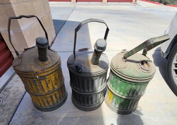 Vintage Metal Oil Cans w/ Lids & Handles – Industrial Rustic Decor – Set of 3