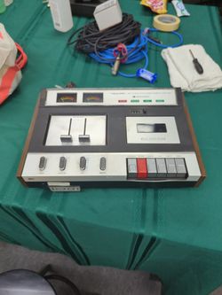 Realistic SCT-9 Solid State Cassette Tape Deck