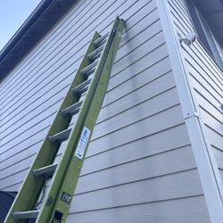 Professional Grade Little Giant HyperLite 28 Foot Extension Ladder Construction Roofing Painting Tool 