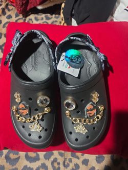 Brand new SKECHERS SIZE 8