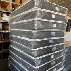 Set Full Size Mattress And Box Spring 