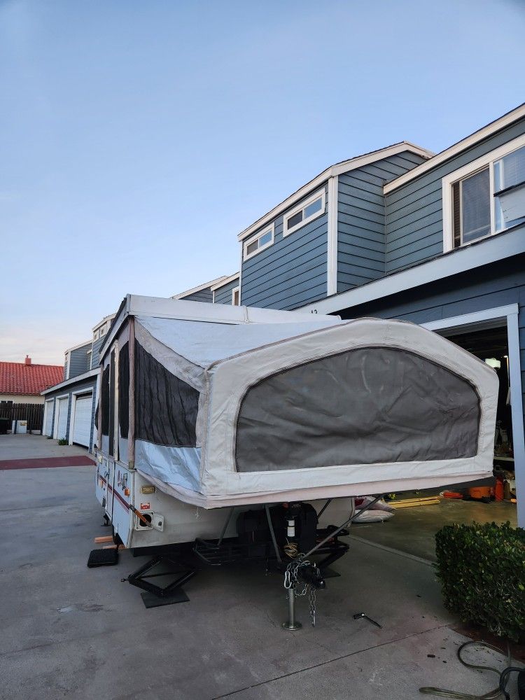 PopUp Camper With Battery, Trailer Jack, Propane, Solar Energy Converter