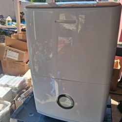 Electrolux / Frigidaire FFAD7033R1 Portable Dehumidifier