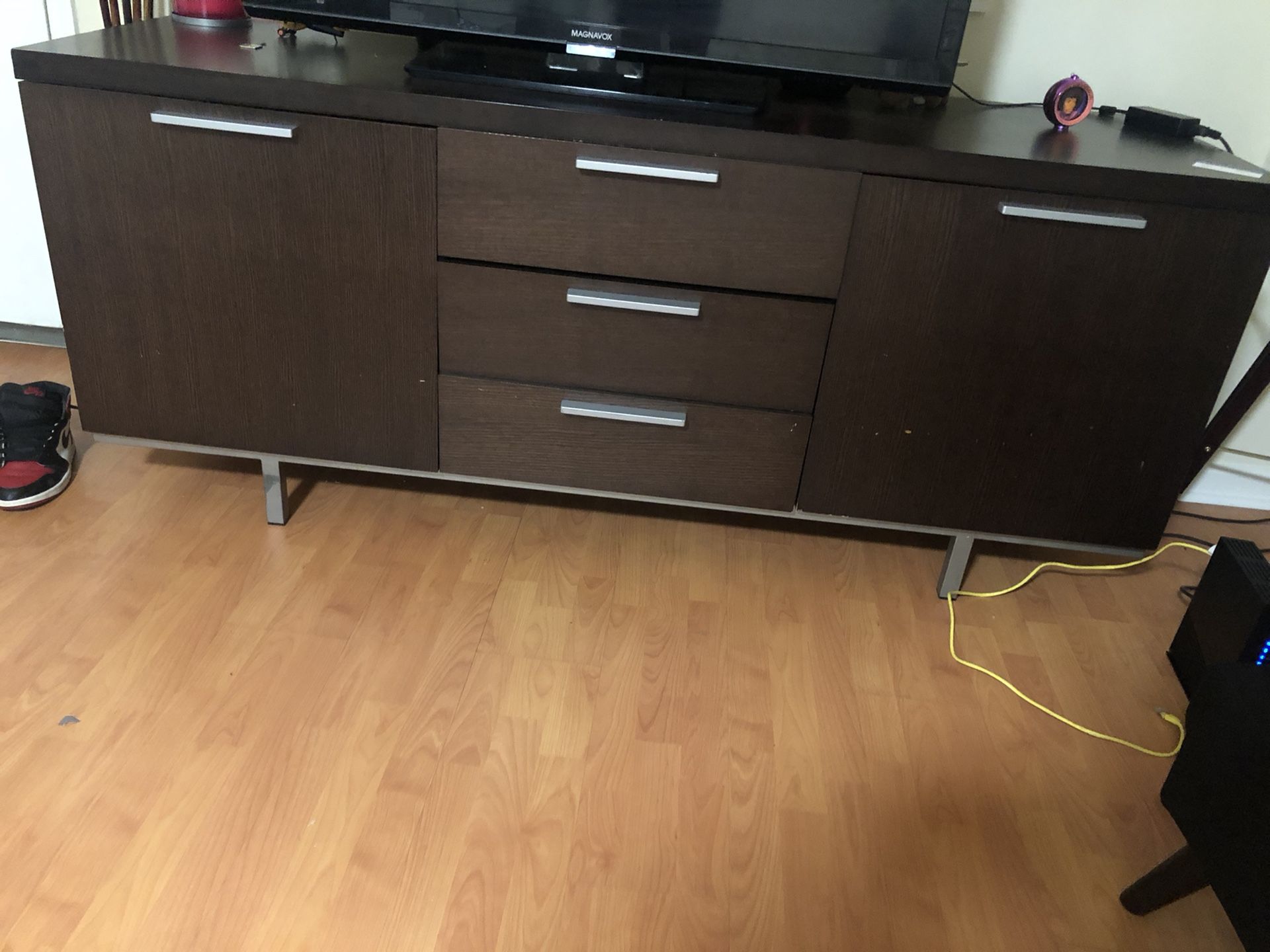 Tv stand and coffee table 120$ FIRM MUST PICK UP