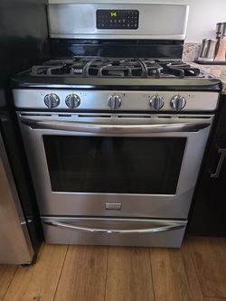 Frigidaire Gallery Stainless 5 Burner 30" Gas Range