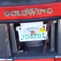 1984 Honda Gld Wng. Need Carbs Cleaned Will Start With Starting Fluid