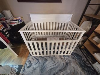 Delta Children's Skylar 6 In 1 Convertible Crib White