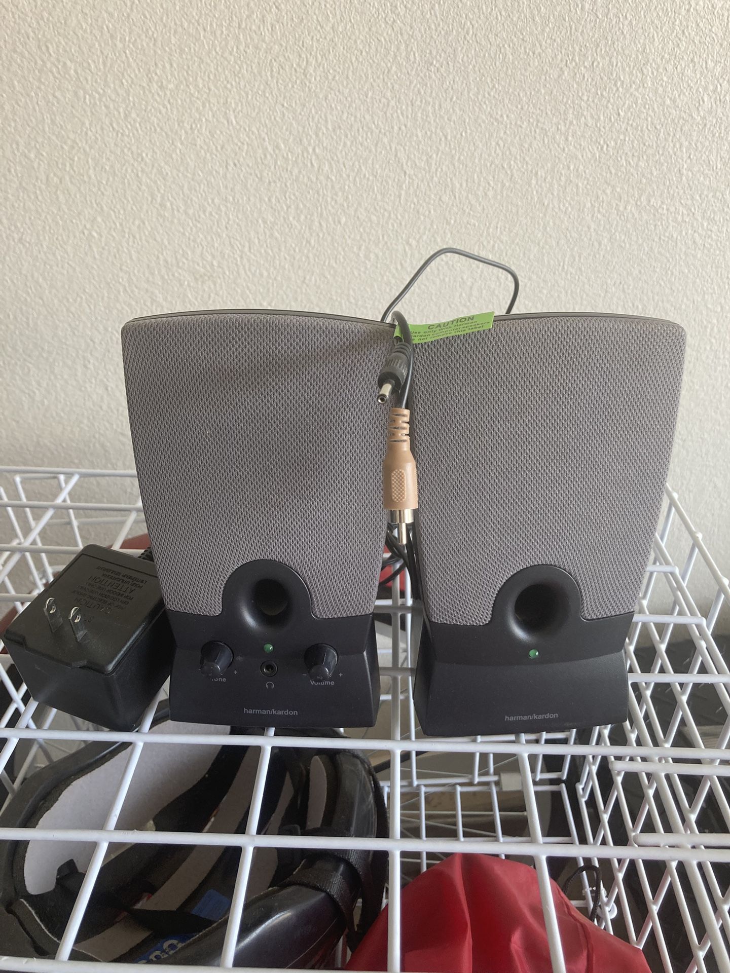 Harmon-Kardon powered speaker with Power Cord