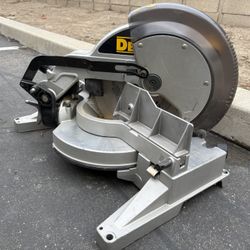 DeWalt Compound Miter Saw 