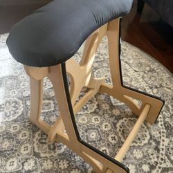 Cello Stand (and extra music pieces)