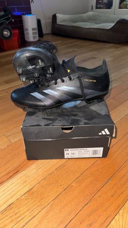 Adidas size 10 Soccer/Football Cleats Predator League FG