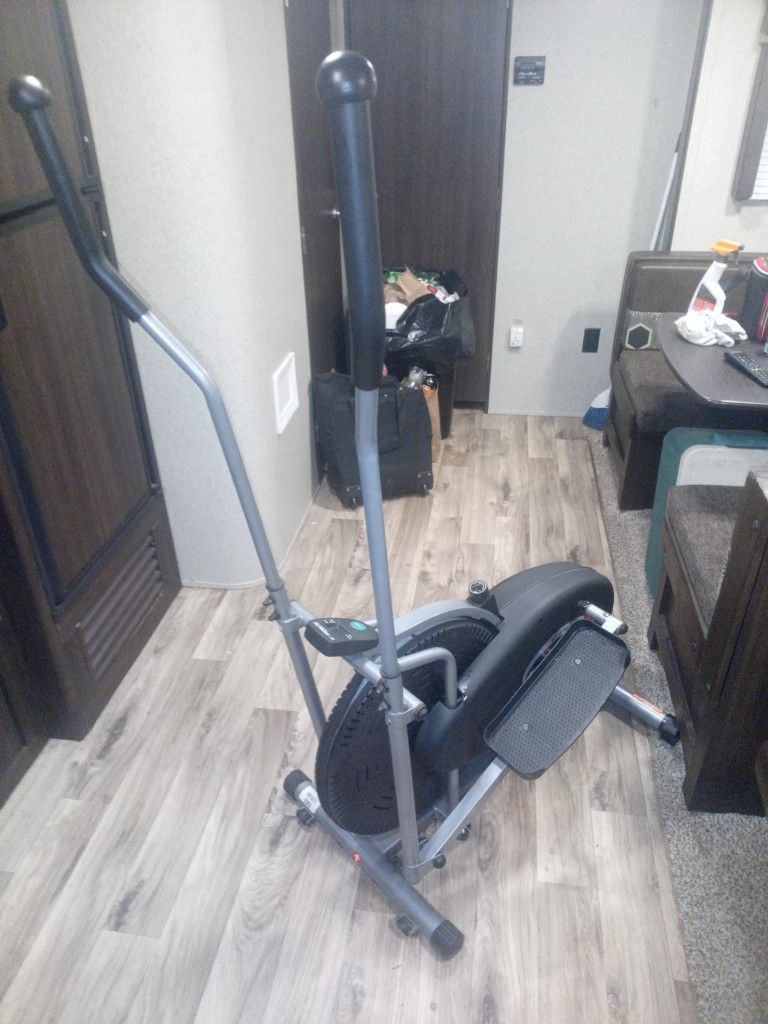 Elliptical/Exerpeutic Air ....Compact Lightweight