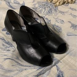 Simply Comfort Black Heels $5