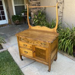 ANTIQUE “SNIDECOR & CO” 2PC. OAK WASHSTAND / COFFEE-BAR STATION / VANITY W/ CASTER WHEELS (DATED1913’) 36”W X 19”D X 55”H (30”H TABLE TOP)