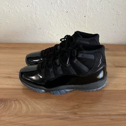 JORDAN 11 CAP N GOWN GREAT CONDITION 100% AUTHENTIC SIZE 12 **Additional shoes for sale see last pic