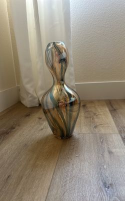 Glass vase